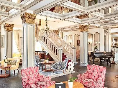 Отель Althoff Fuerstenhof