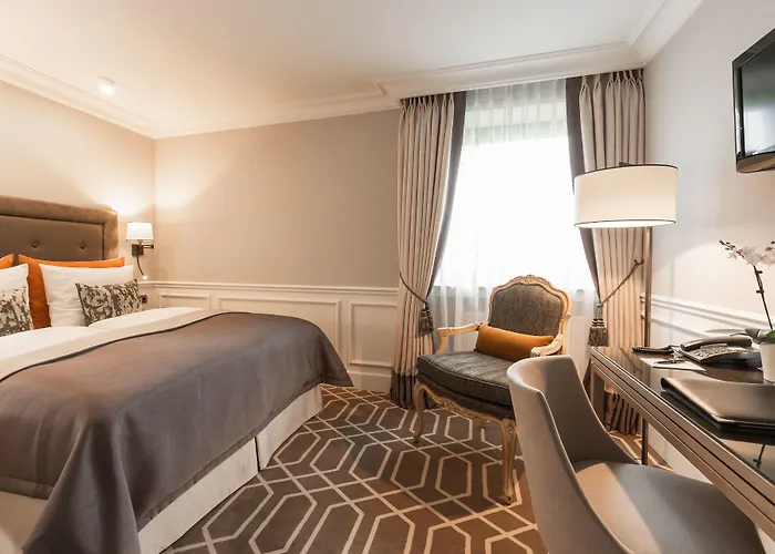 Отель Althoff Fuerstenhof 5*